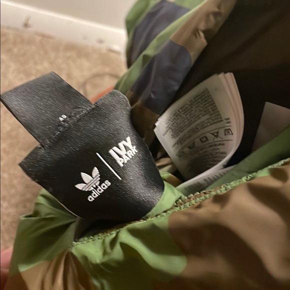 IVY PARK Green and Brown Puffer Jacket with Camouflage Pattern - Picture 2 of 2